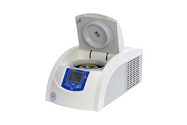 Sigma 1-14K refrigerated microliter centrifuge with opened lid